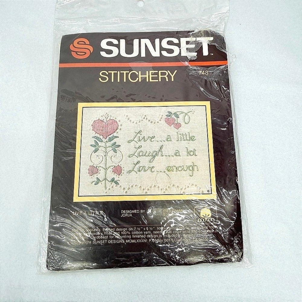 Sunset Stitchery Live A Little Embroidery Needlepoint Kit #748 Hearts VTG 1984